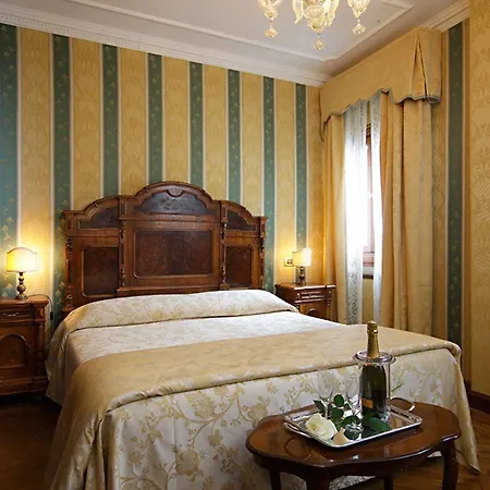 Konukevi Palazzo Bembo - Exclusive 4*